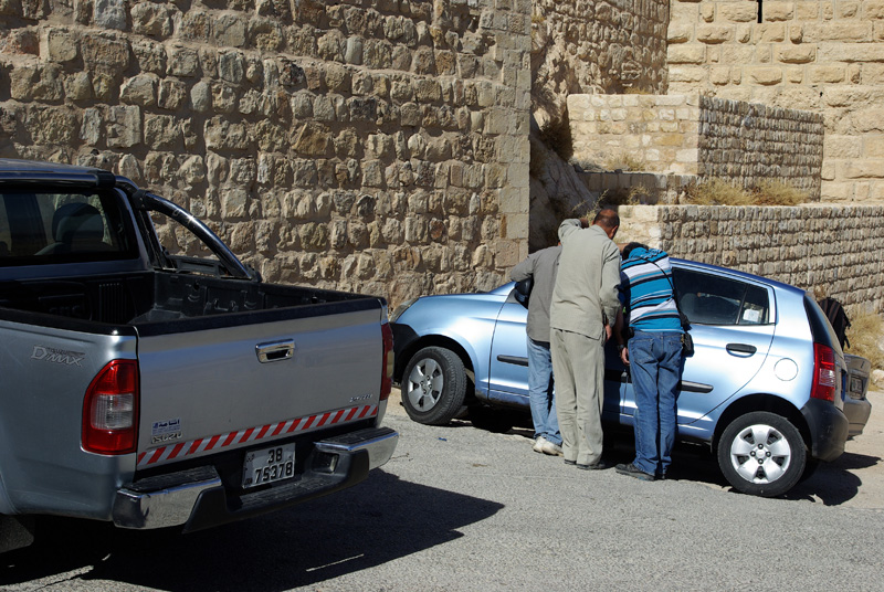 Йордания, Проблем с колата
